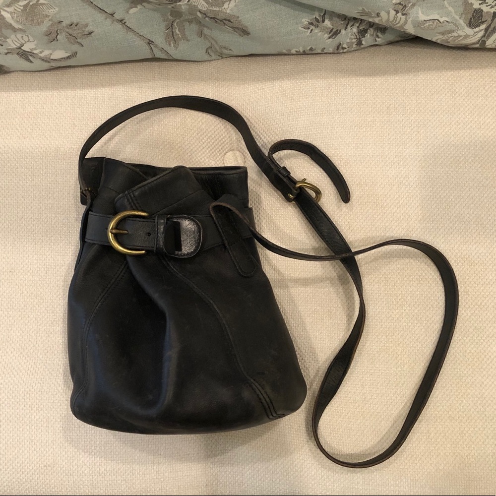 Black Vintage Coach Shoulder Bag.